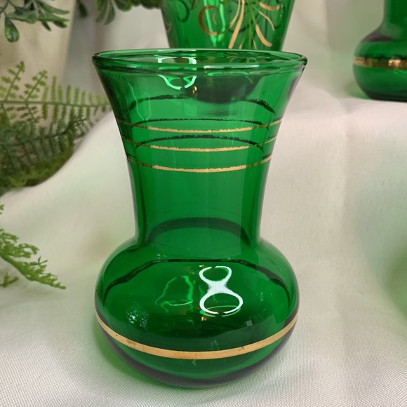 Set of 4 vintage MCM Anchor Hocking Emerald Green Bud Vases with gold leaf trim - Picture 3 of 9